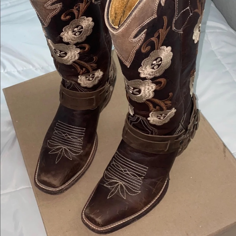 Cowgirl boots (reserved)